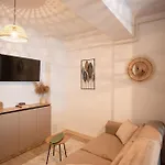 Dream Luxury In Infinity Pool Apartment Mamaia