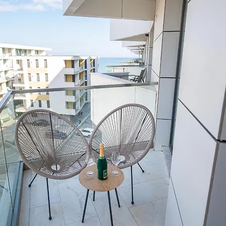 Apartment Dream Luxury In Infinity Pool Mamaia