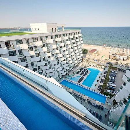 Dream Luxury In Infinity Pool