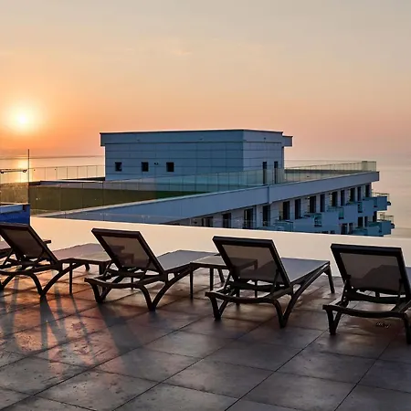 Dream Luxury In Infinity Pool * Mamaia