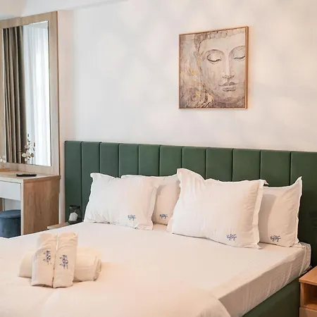 Dream Luxury In Infinity Pool