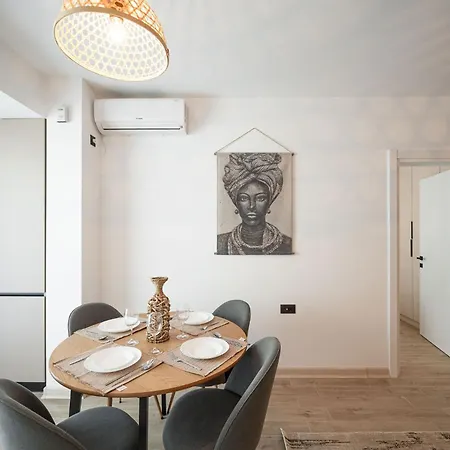 Dream Luxury In Infinity Pool